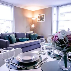 Apartment Lord Street - 2 Beautiful - Sleep Up To 14 Guests - By Rework, Chester