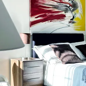  Apartment Artistic And Luxurious With Sea View. Side United Kingdom