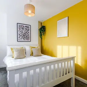Holiday home Large 7 Bedroom Town House In Centre, Chester