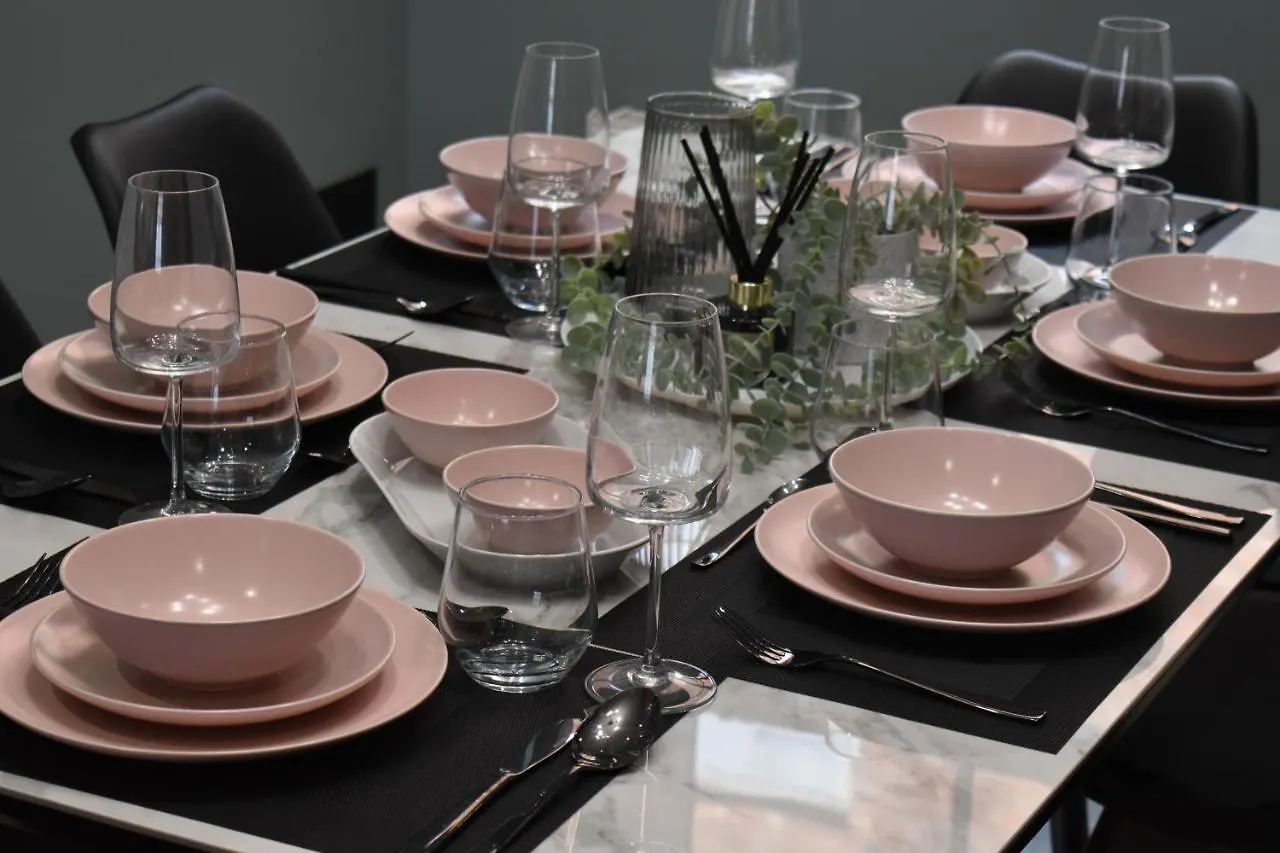 Central Stays - Luxury 3 Bedroom House In Central Chester Sleeps 6 0*,  United Kingdom