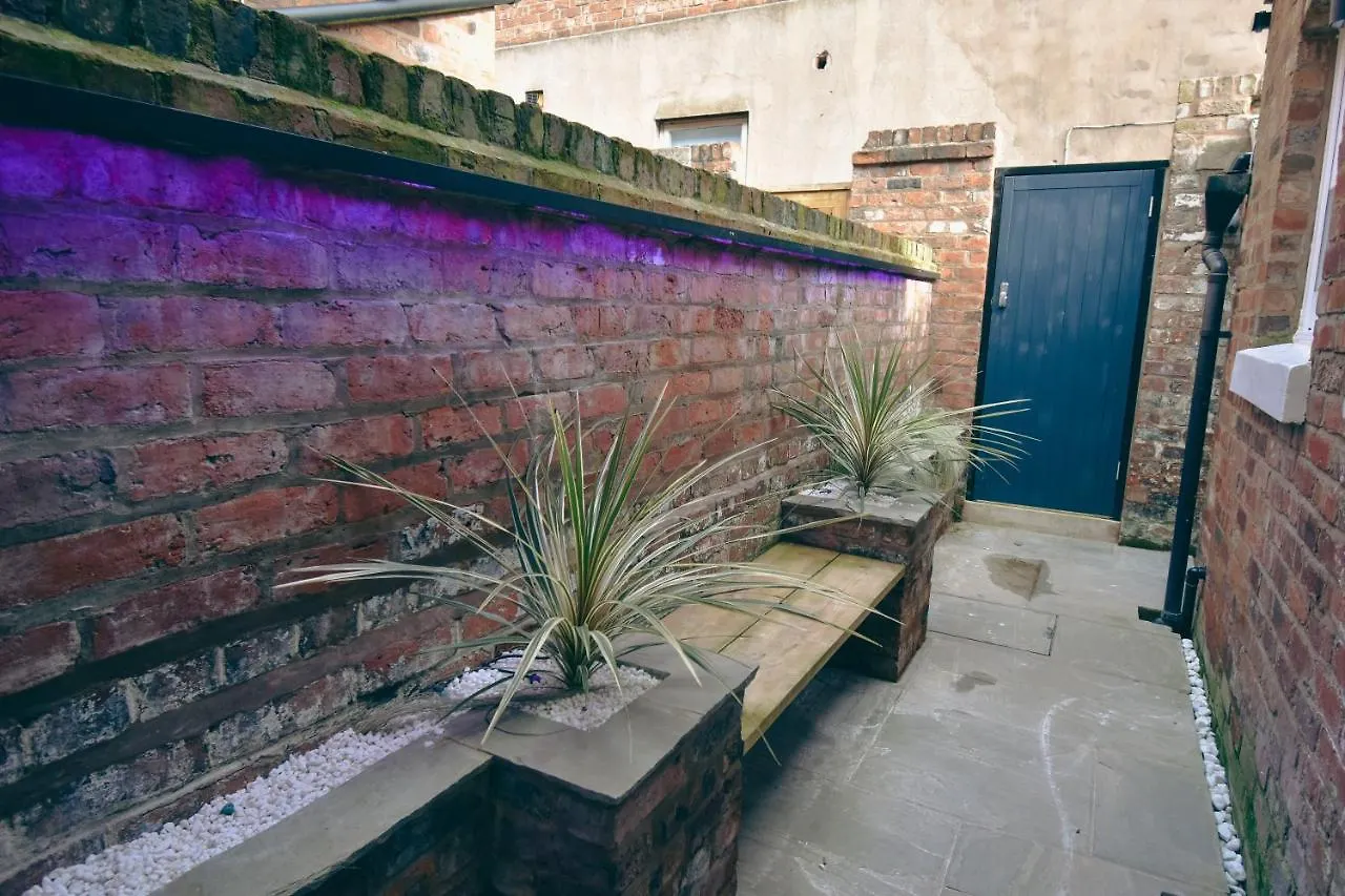 Central Stays - Luxury 3 Bedroom House In Central Chester Sleeps 6