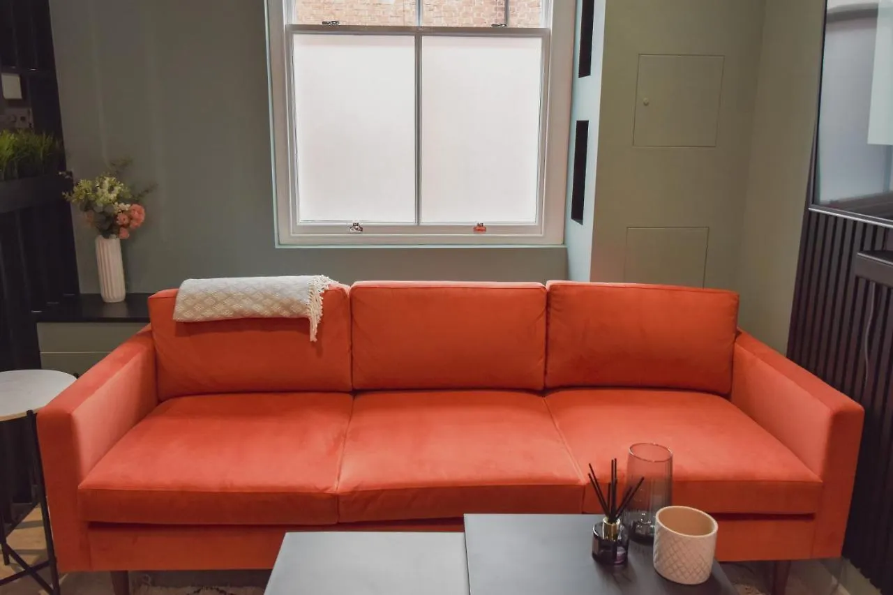 Central Stays - Luxury 3 Bedroom House In Central Chester Sleeps 6